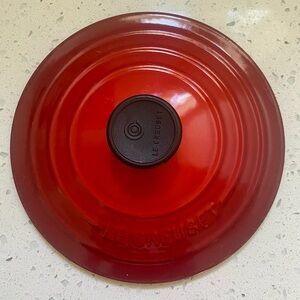 Le Creuset Cerise 18 2 QT Lid